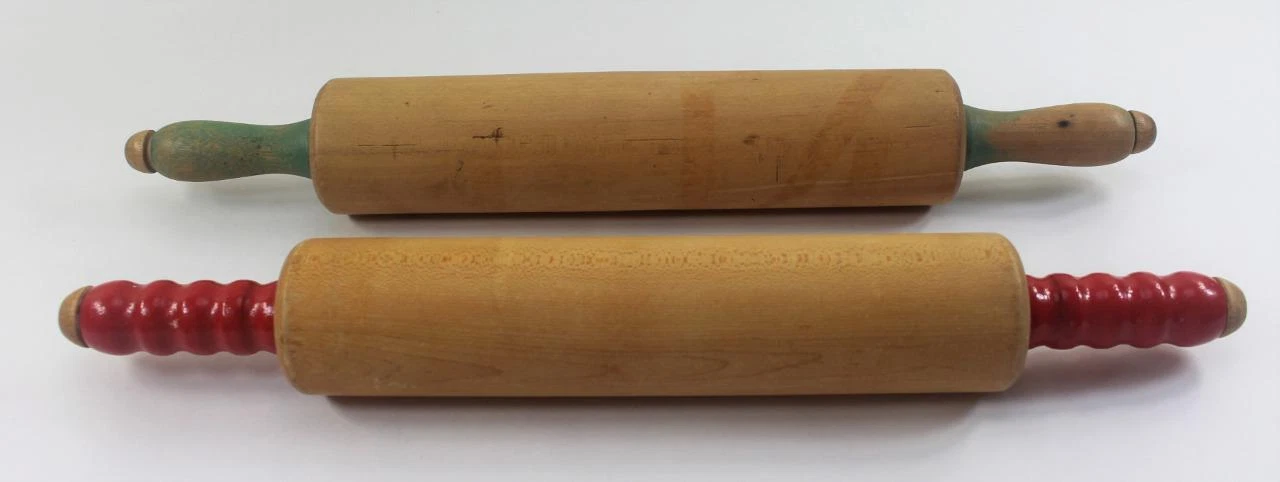 2 Vintage Wooden Kitchen Rolling Pins Red & Green Handles Farmhouse-Shabby Chic