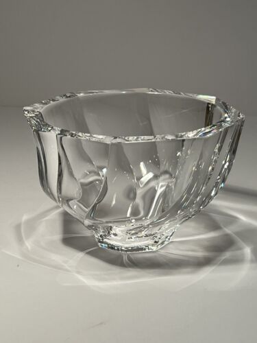 Orrefors Footed Crystal Bowl, “Residence” Pattern. Signed & Numbered. 6.25” Dia - Afbeelding 1 van 3