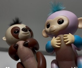 Vintage Toy fingerlings monkey & Sloth - Electronic Finger Puppets - Pets