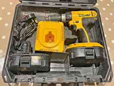 DEWALT 18V Cordless Drill/Driver, Batteries, Charger & carry case