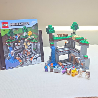 LEGO Minecraft The Mine 21118 Complete Set w/ Instructions 100% Complete