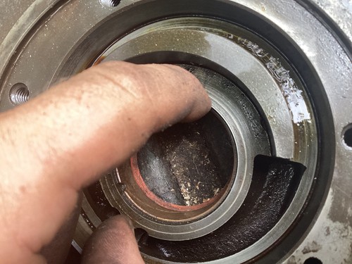 Bomba de aceite delantera Ford C6 transmisión OEM usada núcleo completo E0AP-7A105-B1A - Imagen 8 de 9