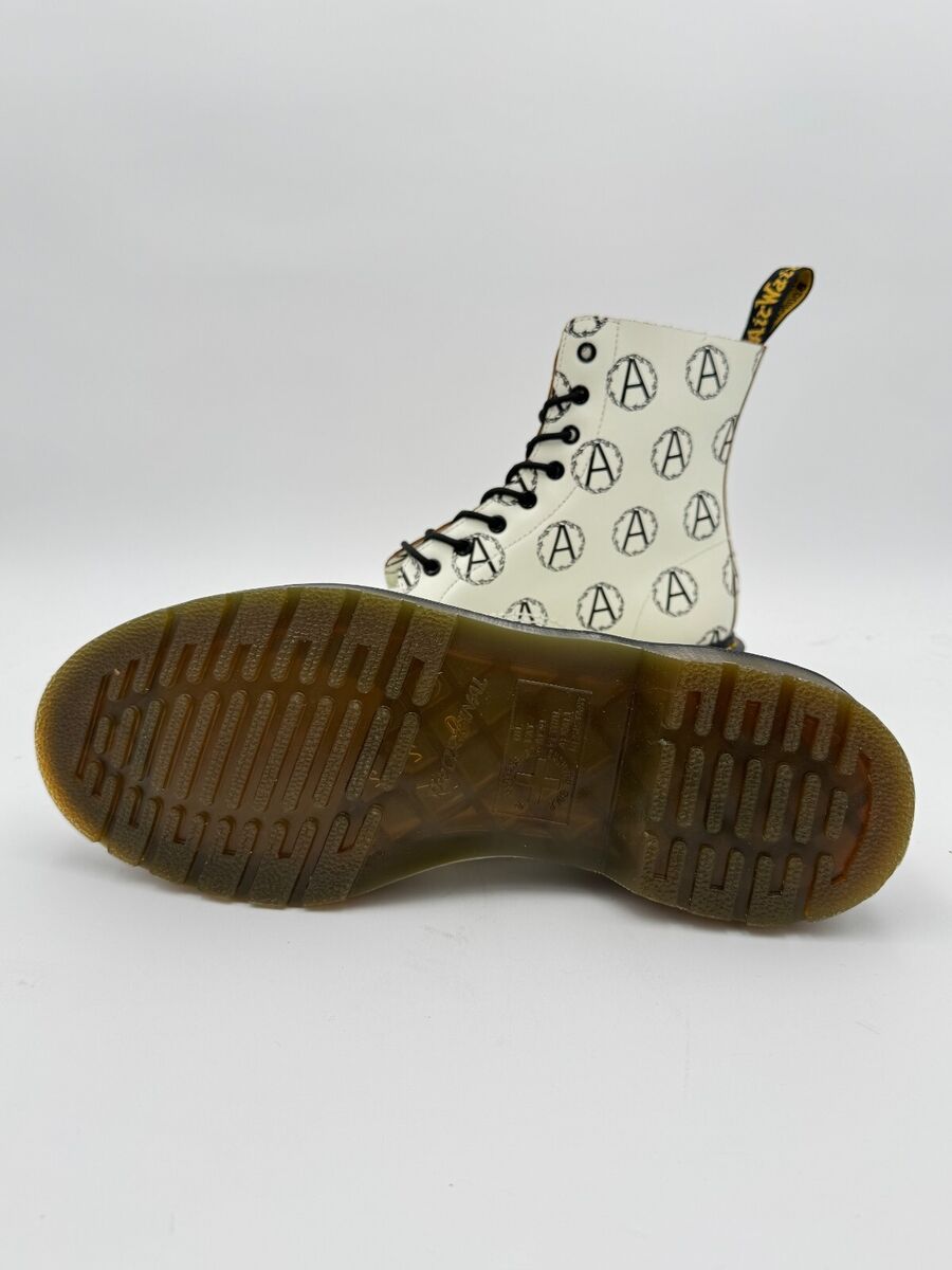 Size 11 - Supreme x Undercover x Dr. Martens Anarchy 8-Eye Size 11 - Supreme x Undercover x Dr. Martens Anarchy 8-Eye