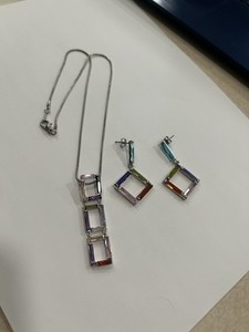 Park Lane Vintage 9 Inch Chain Necklace Pendant With Earrings Set