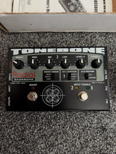 Radial Tonebone Bassbone Preamp/Switching Uni...