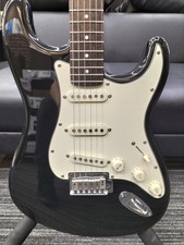 SQUIER STRATCASTER STD SERIE Used Poplar body Laurel fingerboard w/Gig case
