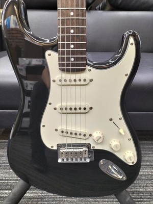 SQUIER STRATCASTER STD SERIE Used Poplar body Laurel fingerboard w/Gig case