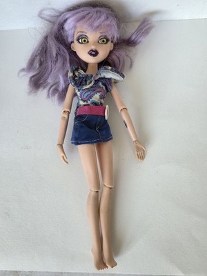 MGA Bratz Bratzillaz Doll. Yasmina Clairvoya Glam Gets Wicked.