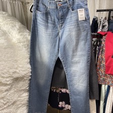 Signature Levi Strauss Gold 16S Totally Shaping Mid Rise Straight Women's Jeans