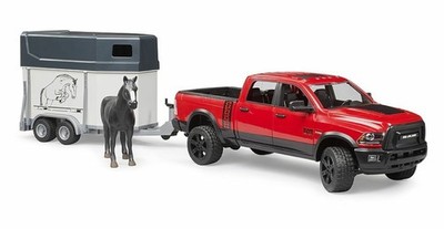 RAM 2500 Power Wagon   Pick-UP mit Pferdeanhänger und 1 Pferd