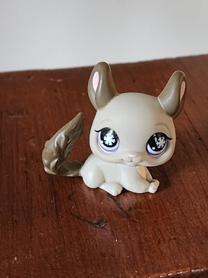 Littlest Pet Shop Chinchilla 687 Gray Brown Purple Snowflake Eyes LPS  Winter Mag