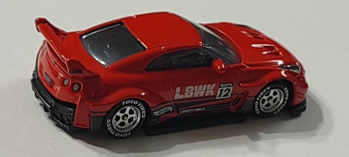 Hot Wheels Lbwk skyline Nissan Liberty Walk Red With Rubber