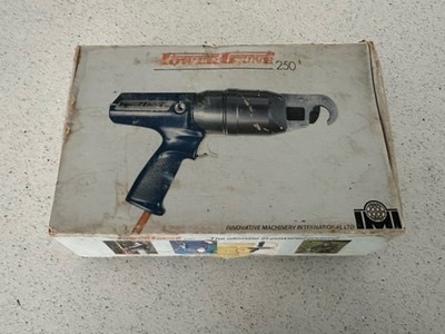 Power Prune 250 Combustion Actuated Lopper System Tree Tool OG Box Manual Pruner
