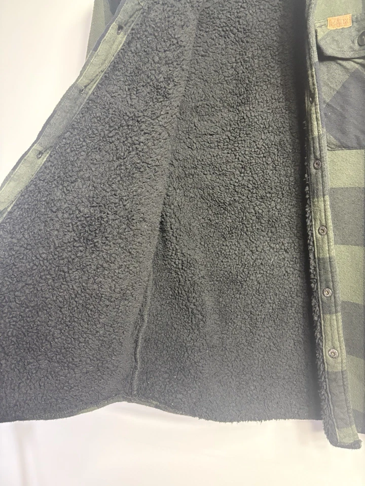 Chaqueta de patinador forrada de piel de oveja sintética a cuadros verde/negro Matix para hombre talla S Y2K Foto 3 de 4