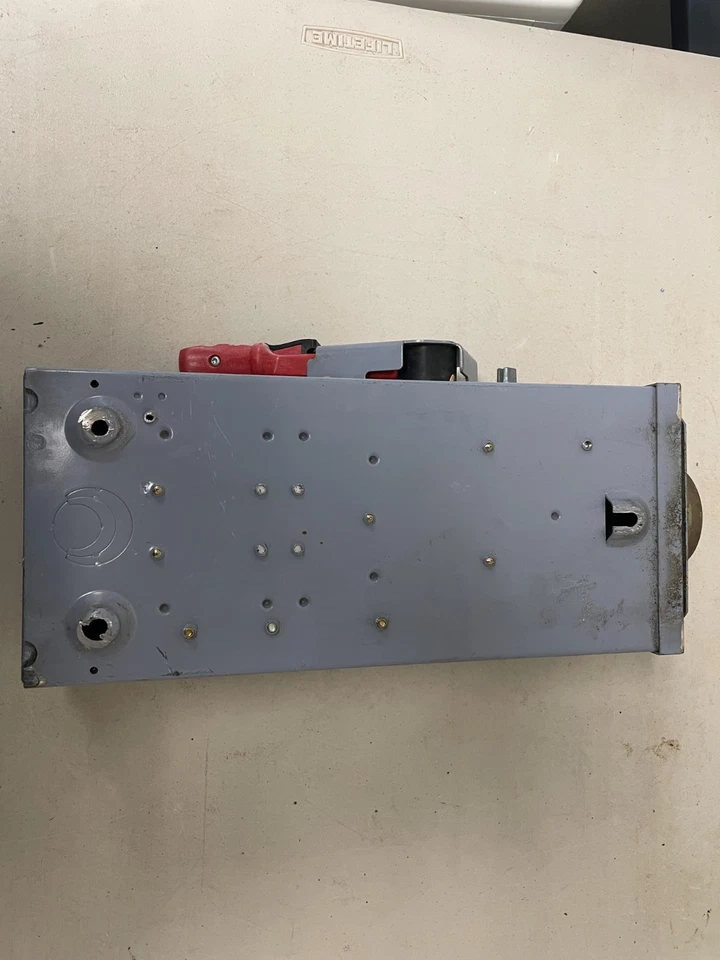 Interruptor de seguridad Square D de alta resistencia H361NRB 30A 600VAC tipo 3R EXTERIOR Foto 4 de 4