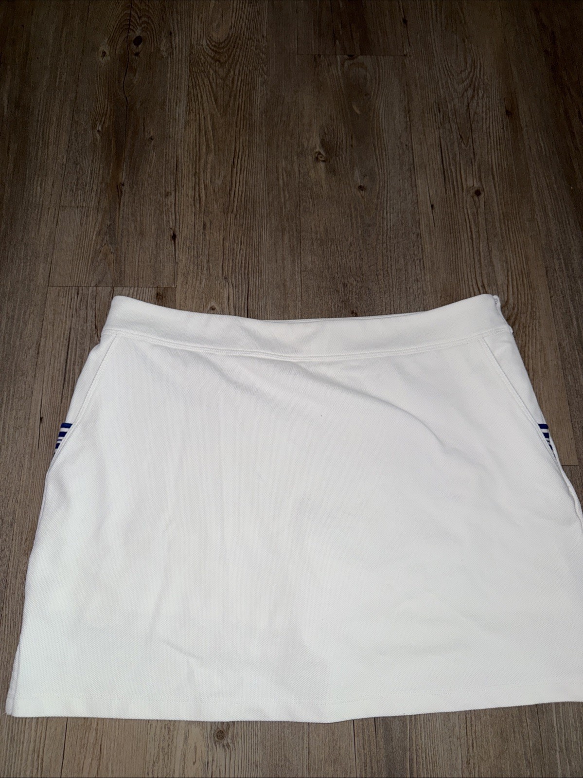 Vineyard Vines Performance Pull on Skort White Ca… - image 3