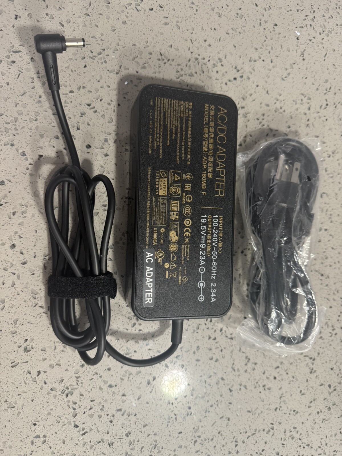 65W Universal Laptop Charger Power Adapter for Most Brands-image