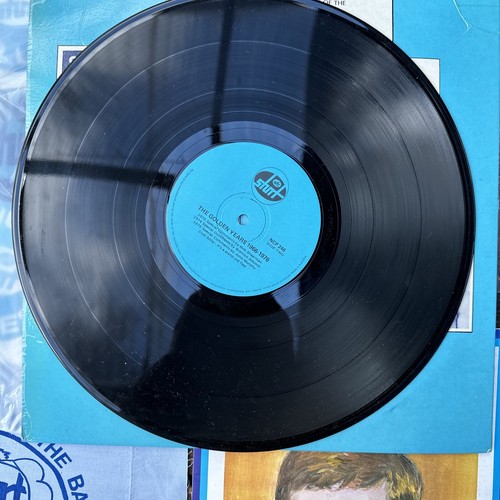 Sturt Memorabilia Lot SANFL Football Club incl 33rpm Record Album & Badges 1970s - Foto 11 di 13