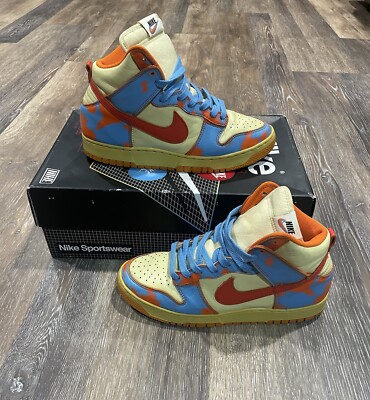 Nike Dunk High 1985 Safety Orange/ Team Orange. Mens Size 9.5, Women s Size 11.