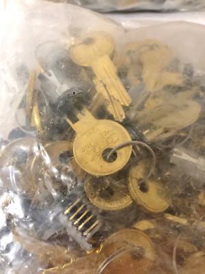 100 - CompX Timberline Lock Plug Black 2-keys per lock 124E LOT #9623