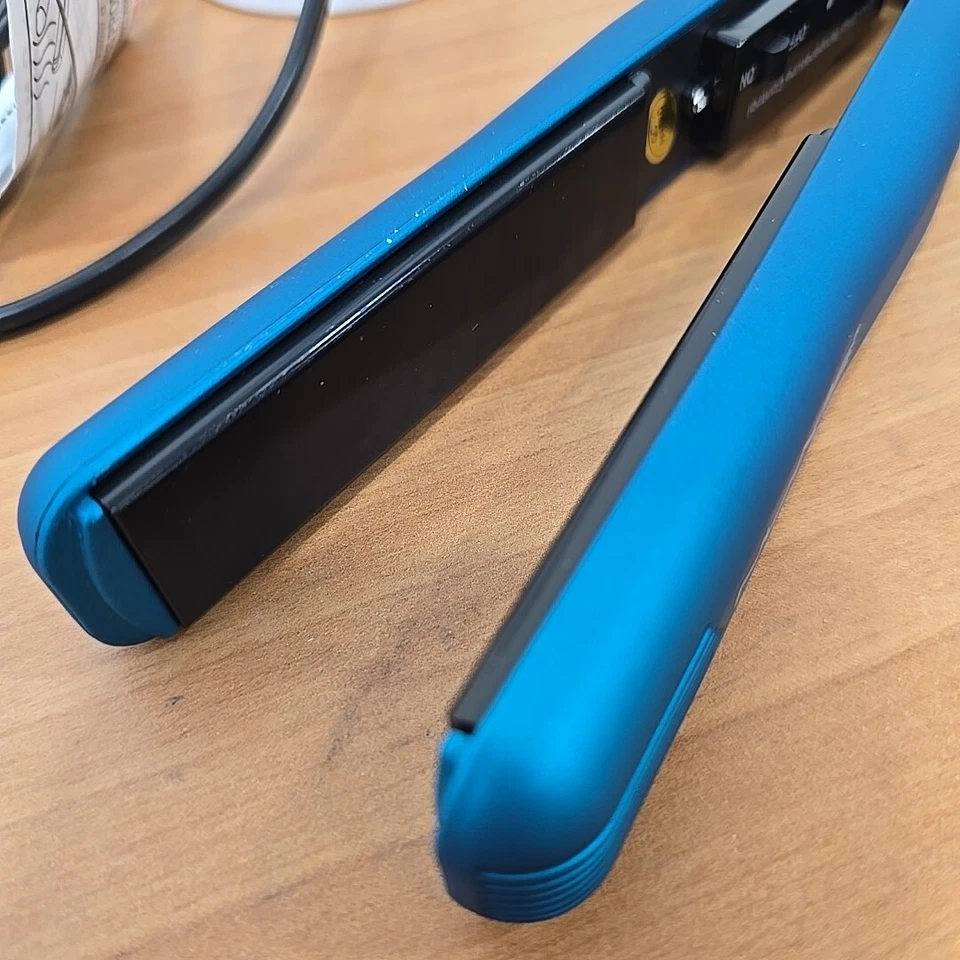 NuMe Fashionista Hair Straightener Flat Iron Tourmaline Ceramic Plates Turquoise - Image 3 of 4