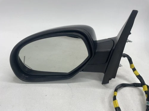 2009-2013 Yukon Tahoe Suburban Escalade Driver Side Mirror W/Turn Signal Oem.