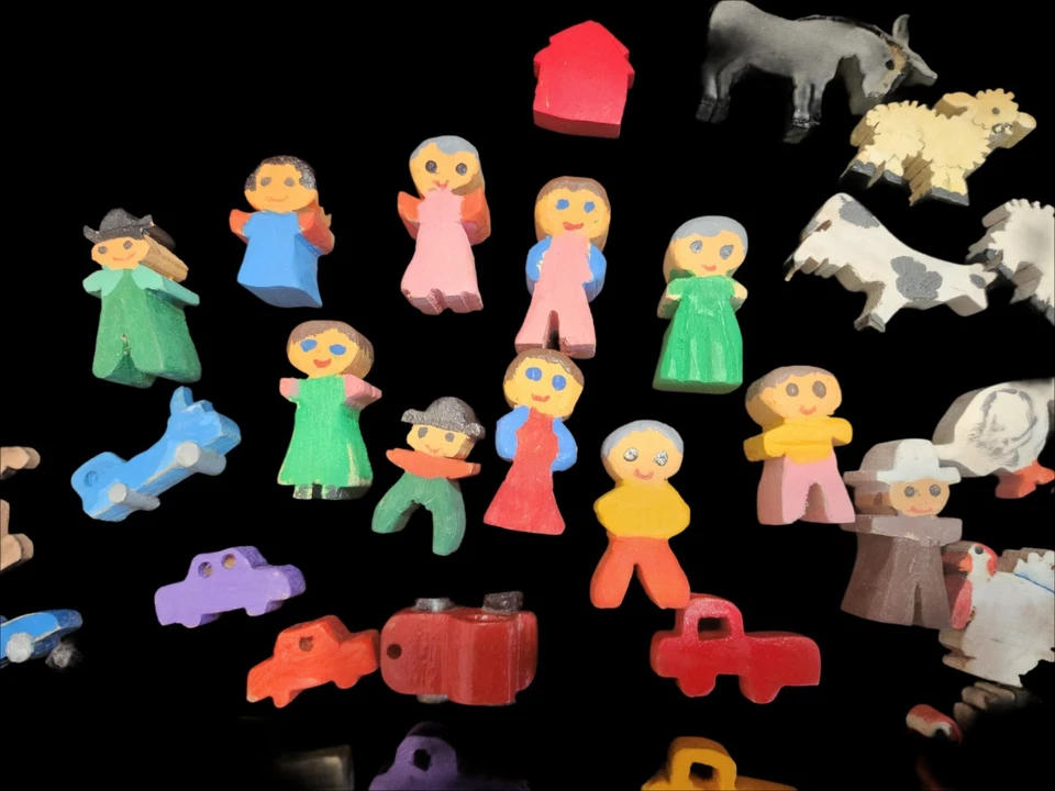 Vintage Lot Of 100 Small Wooden Farm Animals People Cars Trucks 1"-2" - Image 3 of 4