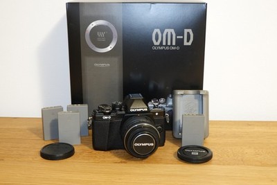 Olympus OM-D E-M10 Mark II Systemkamera + 14-42mm II R Schwarz 15830 Auslösungen