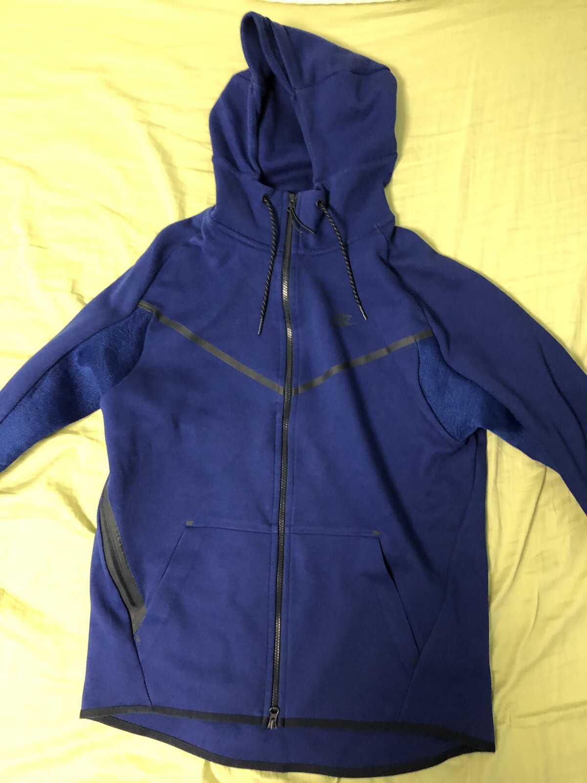 nike tech fleece colorblocked windrunner
