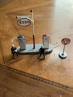 DINKY + 2 STARLUX POMPE A ESSENCE ESSO JOUET ANCIEN  BEL ETAT 1/43 + PANNEAU - Photo 1/4