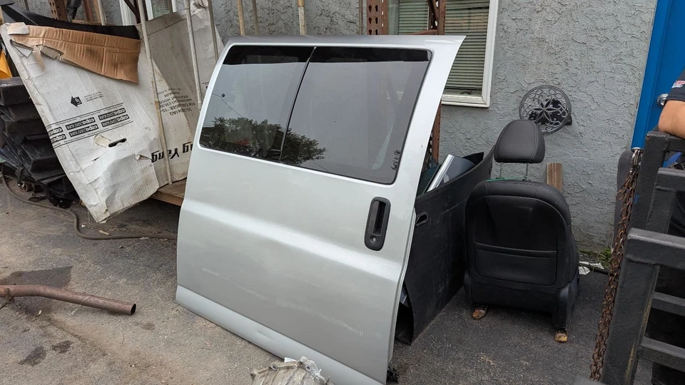 (LOCAL PICKUP ONLY) Rear Side Door Sliding With Window Fits 96-20 EXPRESS 2500 V Foto 3 de 4