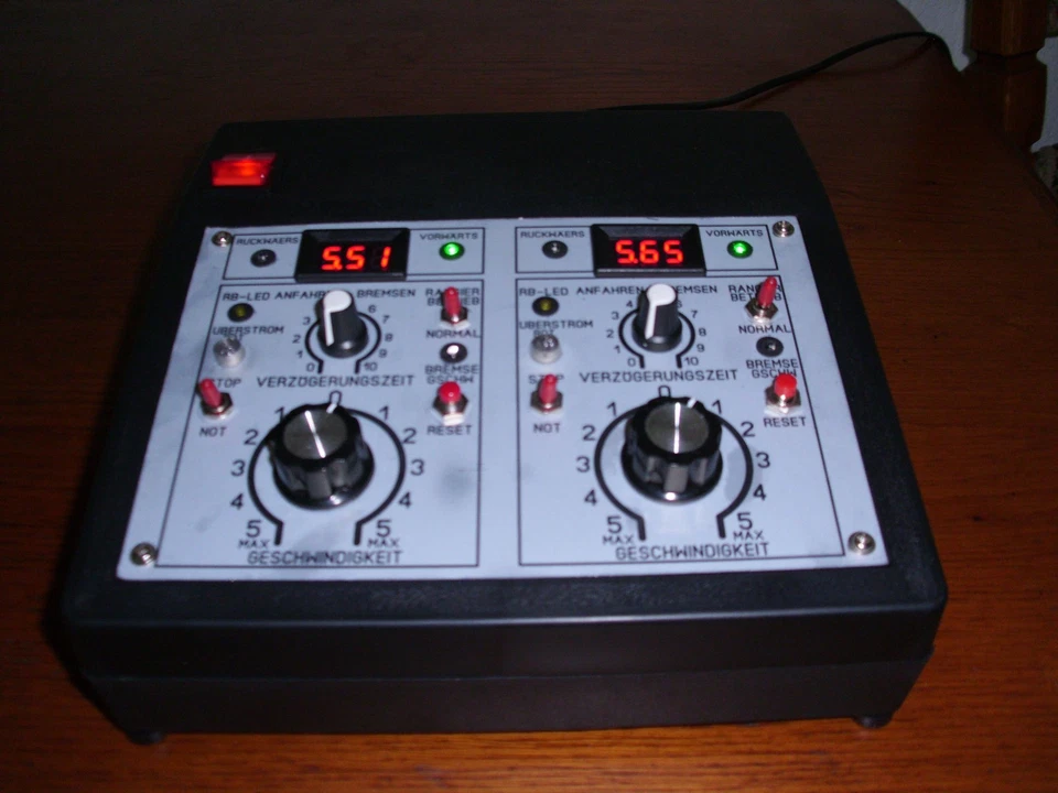 Modellbahn Fahrregler Pult Neu - Bild 4 von 4