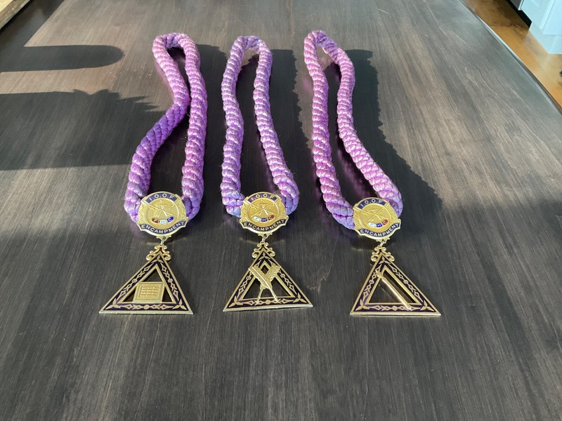 THREE VINTAGE I.O.O.F. ODD FELLOWS ENCAMPMENT MEDALS ON A ROPE NECKLACE