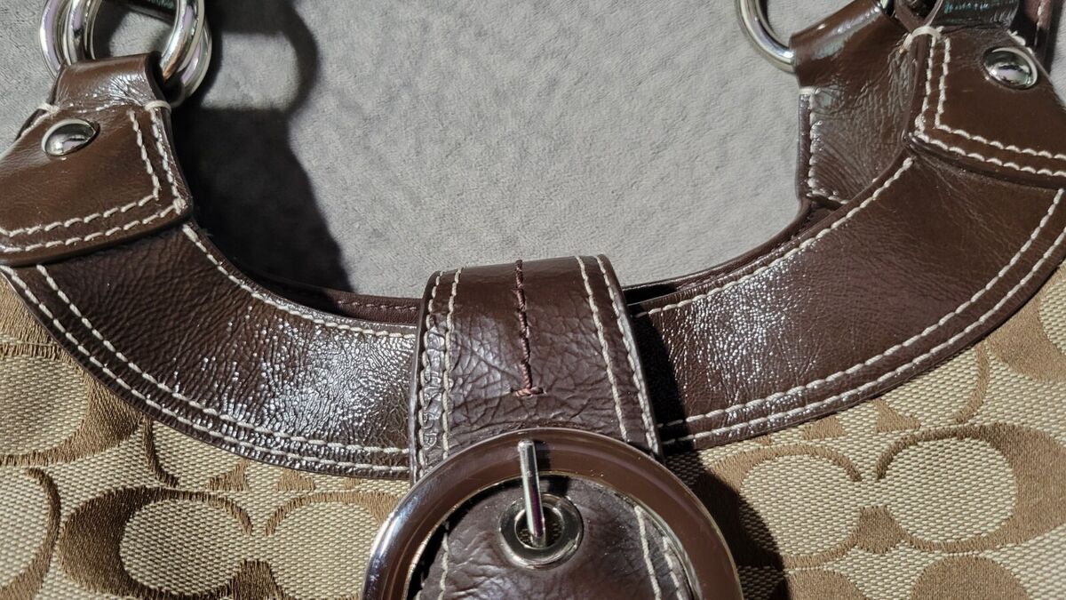 COACH SOHO SIGNATURE HOBO F17094 Khaki Mahogany Patent COACH SOHO SIGNATURE HOBO F17094 Khaki Mahogany Patent