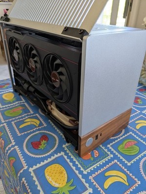 Custom Mini PC Gaming Desktop AMD Ryzen/Radeon, AORUS B550 Wi-Fi, Fractal Terra 