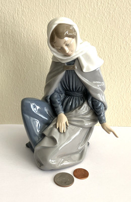 Vtg-  LLADRO  ''MARY'' Nativity Figurine...Porcelain...Signed 1981