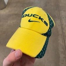 Vintage Nike Oregon Ducks 90a College Stretch Fitted Hat