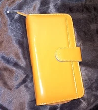 MUNDI ladies wallet. Brand new.