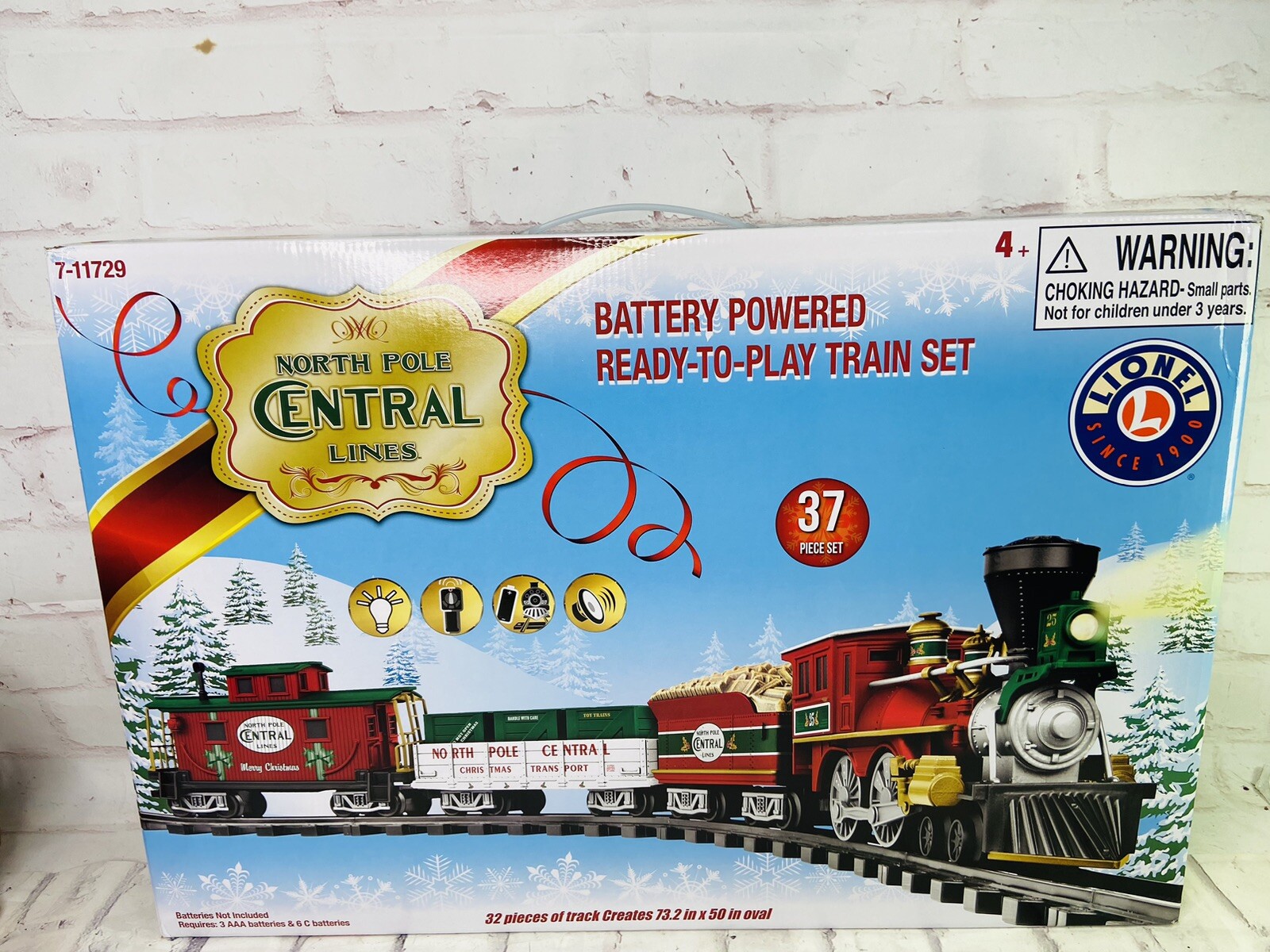 Lionel North Pole Central ReadyToPlay Freight Set, BatteryPowered