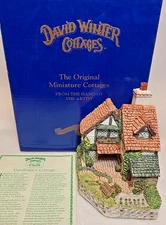 David Winter Cottages Gardener's Cottage w/ Box & CoA - Collectors Guild 1995