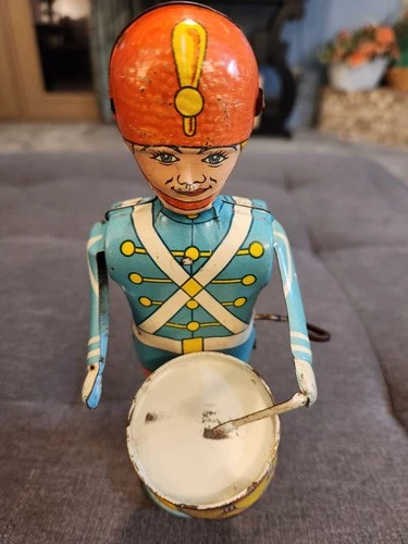 Vintage J Chein Tin Toy Soldier Drummer Working - (Video) (Missing Drumstick)
