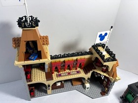 LEGO Disney Train station only form 71044 + toy story Western Train 7597