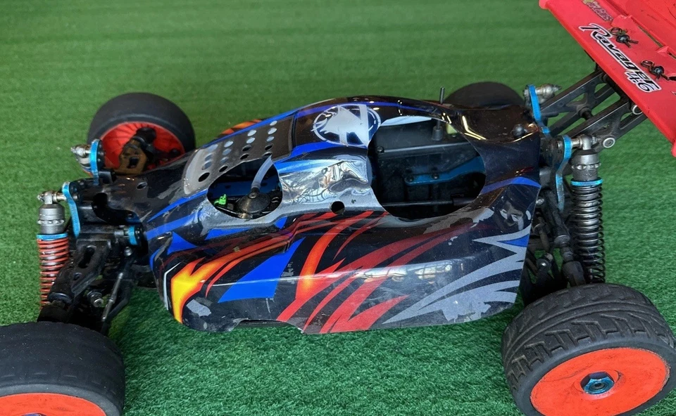 Vintage OFNA Ultra Comp LX Nitro Powered Buggy 1/8 Scale Roller - Image 2 of 4