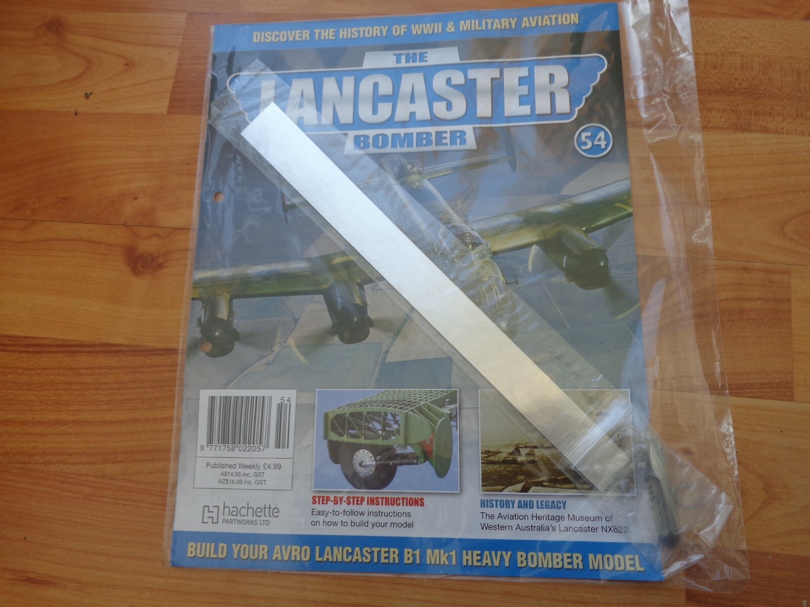 1/32 HACHETTE BUILD YOUR OWN THE LANCASTER BOMBER MODEL PLANE ISSUE 54 INC PART