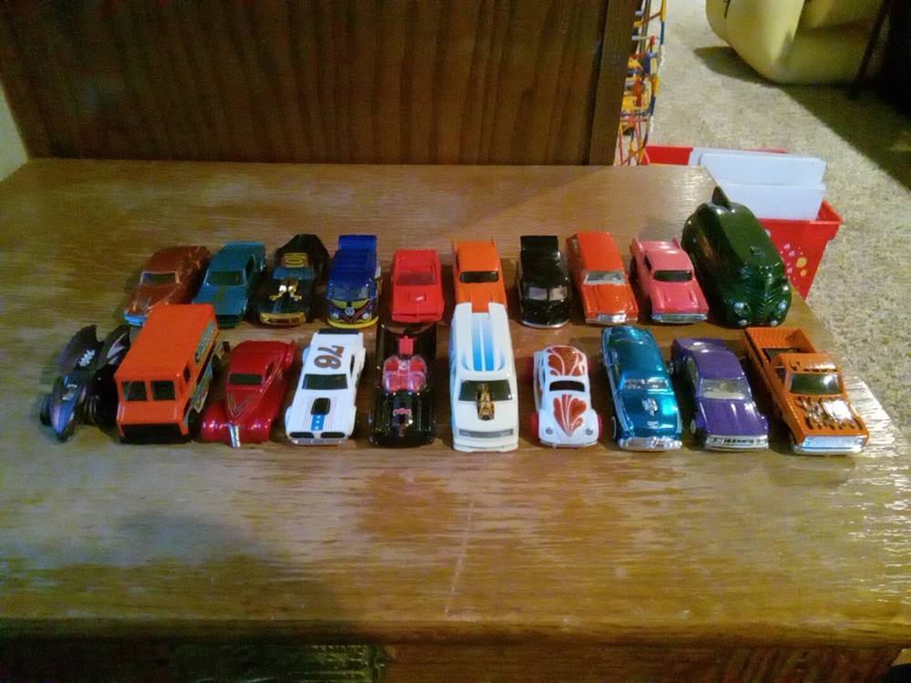 20 Car Loose Hot Wheel Diecast Lot B