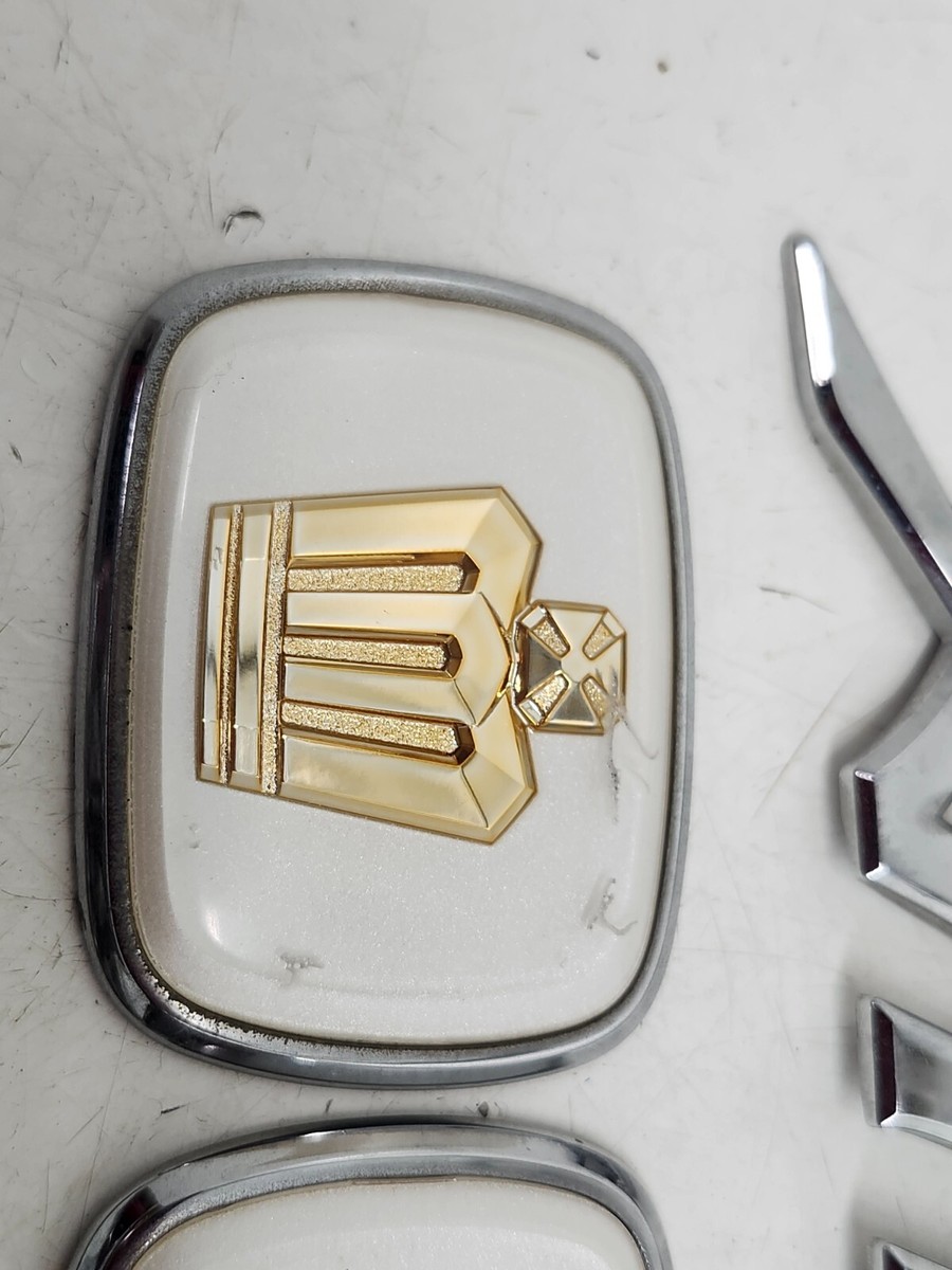 JDM TOYOTA CROWN GRS180 GRS181 GRS182 GRS183 SET OF EMBLEMS OEM | eBay