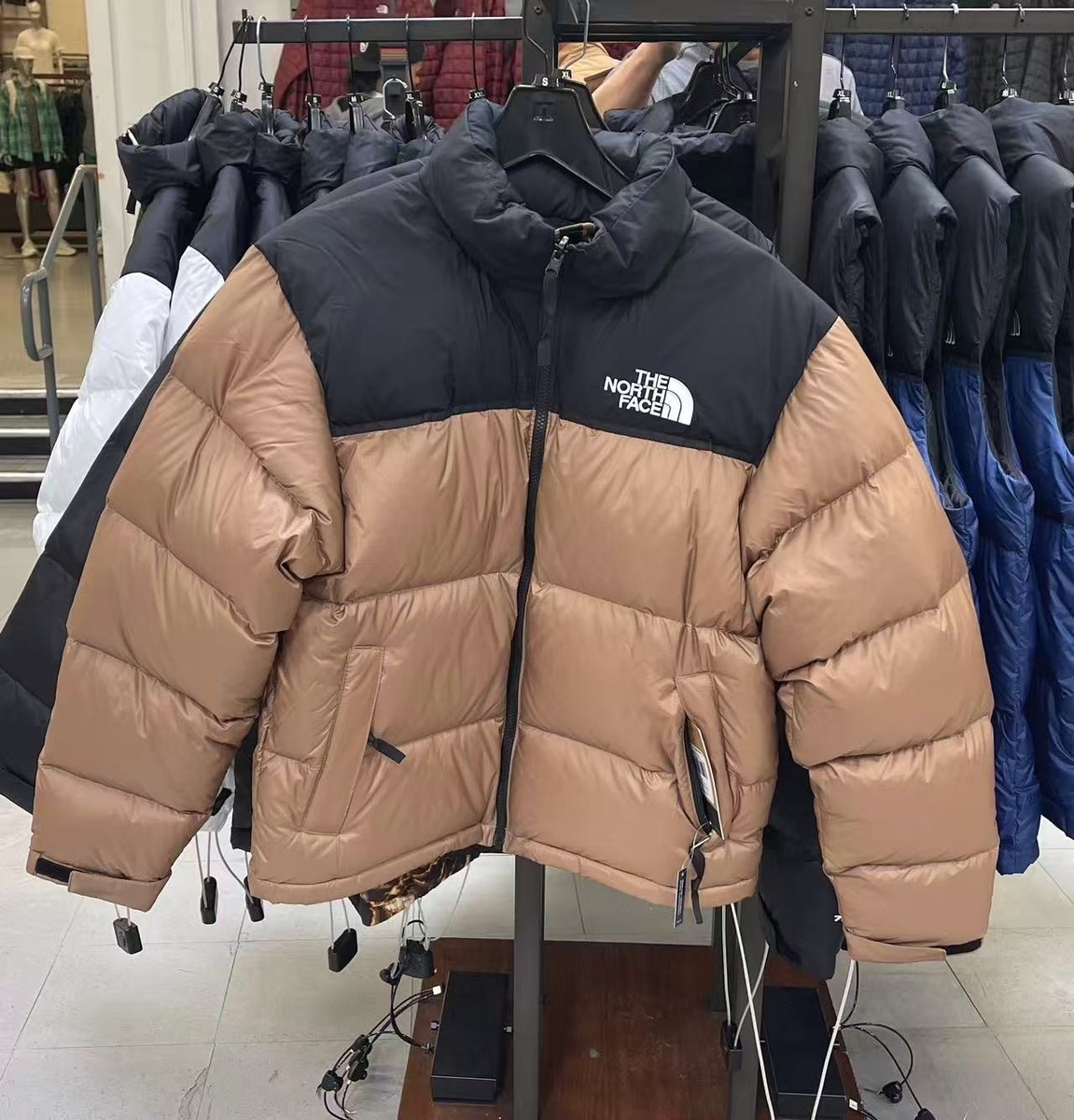 THE NORTH FACE NUPTSE 700ジャケット The North Face Mens 1996 Retro nuptse jacket 700 down /TNF