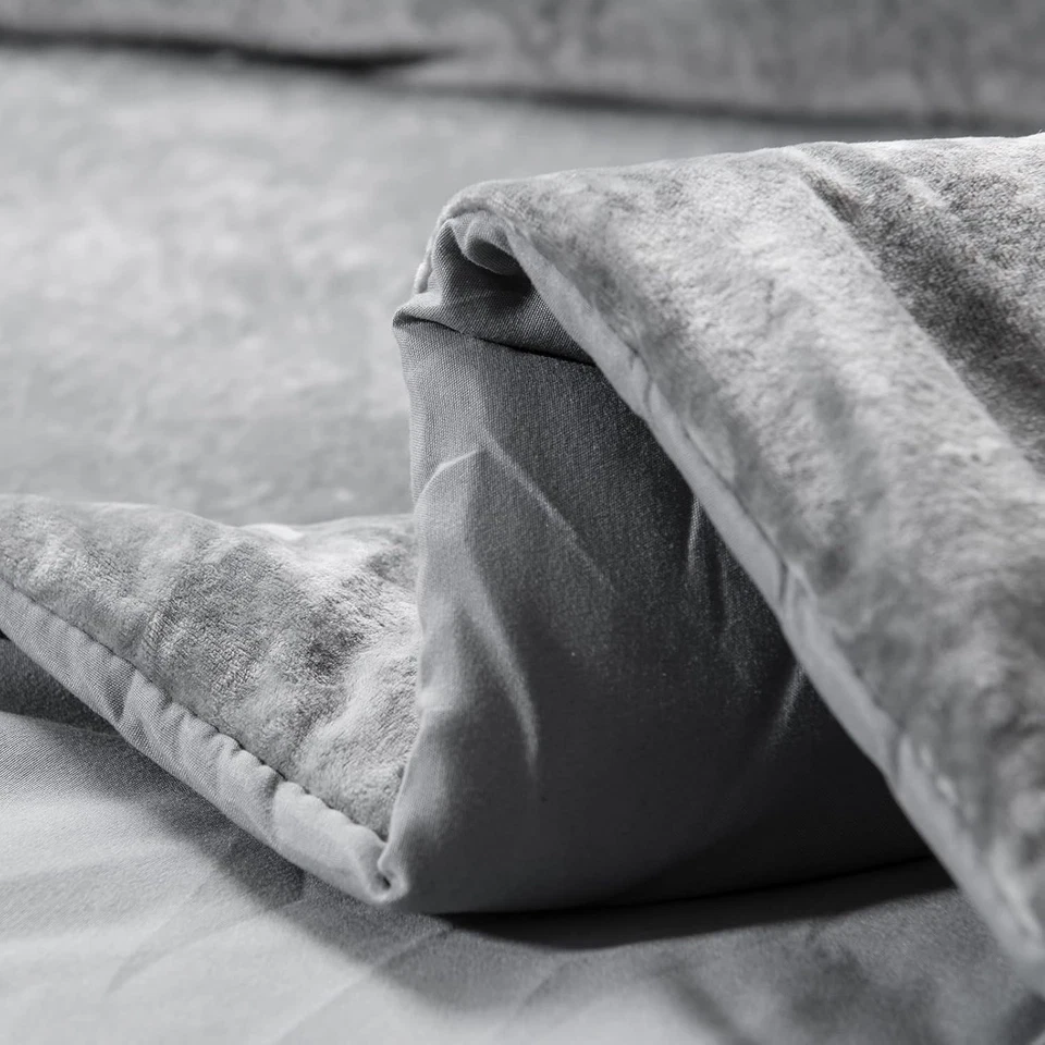 Juego de edredón Fredsure King de 5 piezas gris claro terciopelo envejecido microfibra suave Foto 3 de 4