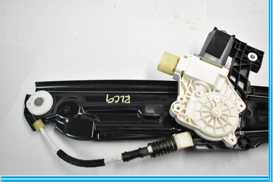 2011-2016 BMW F10 F18 5 Series 535i LEFT Driver REAR Window Regulator Motor OEM - Image 3 of 4