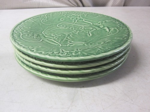 Set of 4 Bordallo Pinheiro Grape Leaf Green Majolica Plate 8in Made in Portugal - Picture 5 of 5